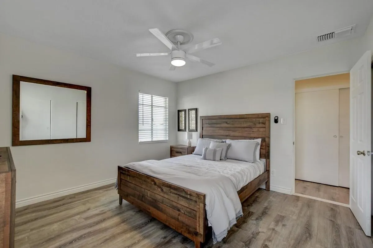 拉斯维加斯Arts District Downtown Modern House别墅 度假居 拉斯维加斯